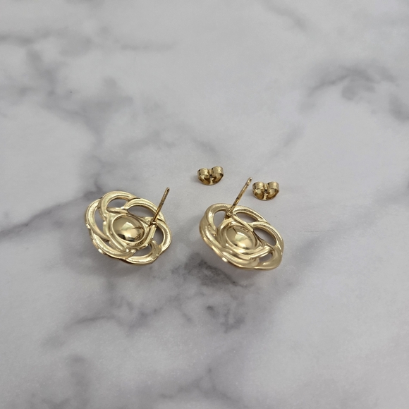 Stainless Steel Vintage Petals Flower Gold Stud Earrings - Picture 3 of 6